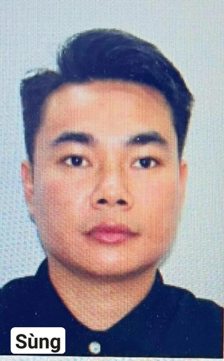 Nguyễn Đình Sùng cũng bị khởi tố tội &quot;Mua bán tài liệu của cơ quan tổ chức&quot;.