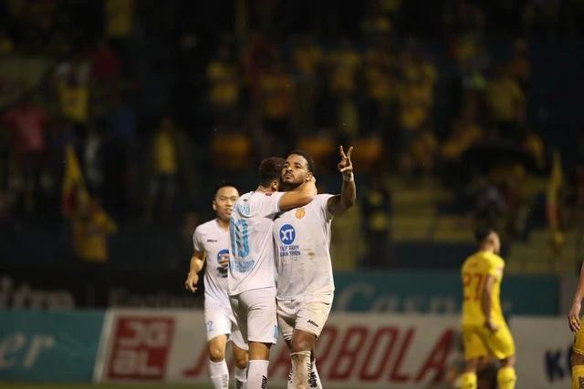 CLB Nam Định vừa có chiến thắng quan trọng để củng cố ngôi đầu bảng. Ảnh CLB NAM ĐỊNH