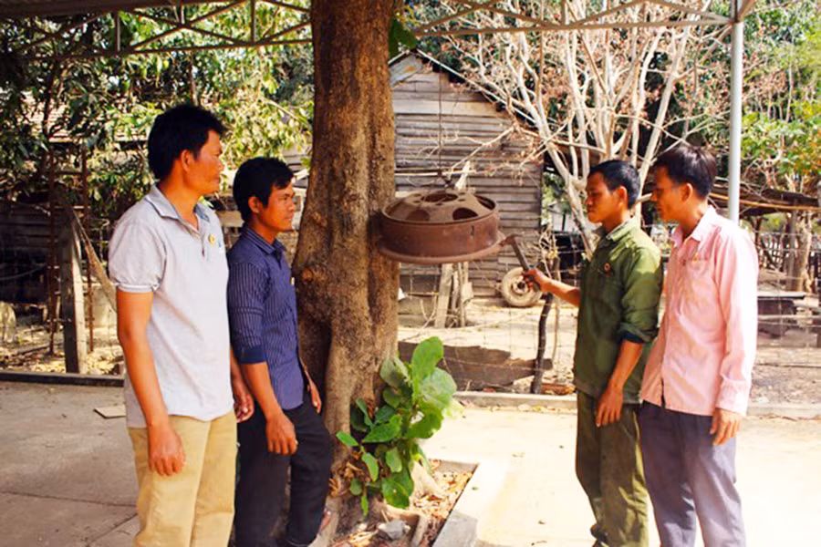 Khi có tiếng kẻng, người dân làng Klăh (xã Ia Mơr) sẽ tập trung đông đủ để họp dân. Ảnh: Phương Dung