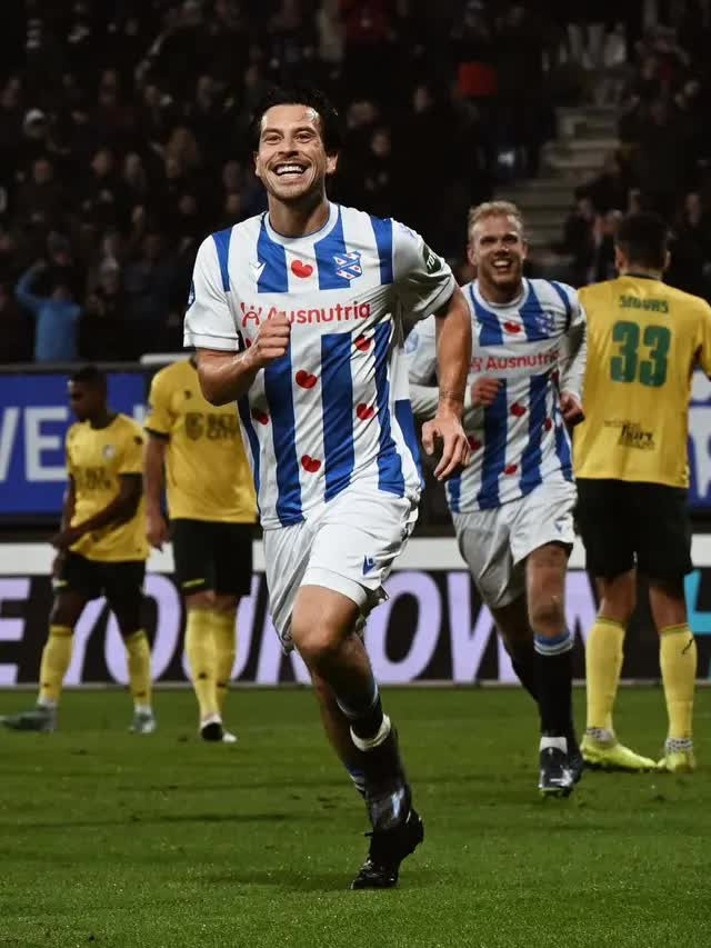 Thom Haye cầu thủ nhập tịch thuộc biên chế SC Heerenveen (Ảnh: Bola)