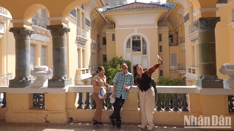 Bảo tàng Mỹ Thuật Thành phố Hồ Chí Minh được bình chọn là một trong 10 điểm tham quan thú vị.