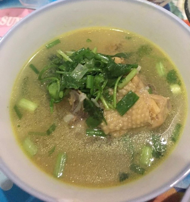 Các loại súp, canh nóng từ gà giúp tăng cường dinh dưỡng, sức đề kháng của cơ thể. Ảnh:LÊ CẦM Các loại súp, canh nóng từ gà giúp tăng cường dinh dưỡng, sức đề kháng của cơ thể. Ảnh:LÊ CẦM