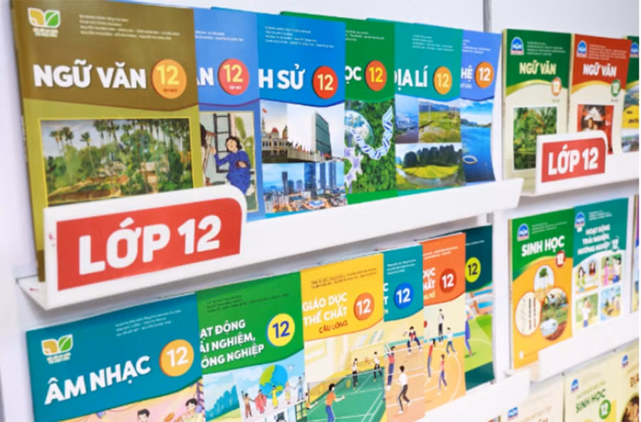 Giá sách giáo khoa giảm từ 9,6-11,2% trong năm học 2024-2025. Ảnh nguồn NLĐO