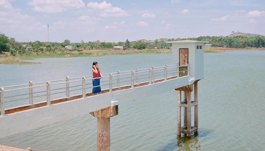 Đón gió tại hồ Suối Môn. Ảnh: THANH HẢI