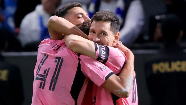 Messi có bàn thắng trên chấm phạt đền nhưng không đủ để giúp Inter Miami tránh khỏi trận thua. Ảnh: AFP Messi có bàn thắng trên chấm phạt đền nhưng không đủ để giúp Inter Miami tránh khỏi trận thua. Ảnh: AFP