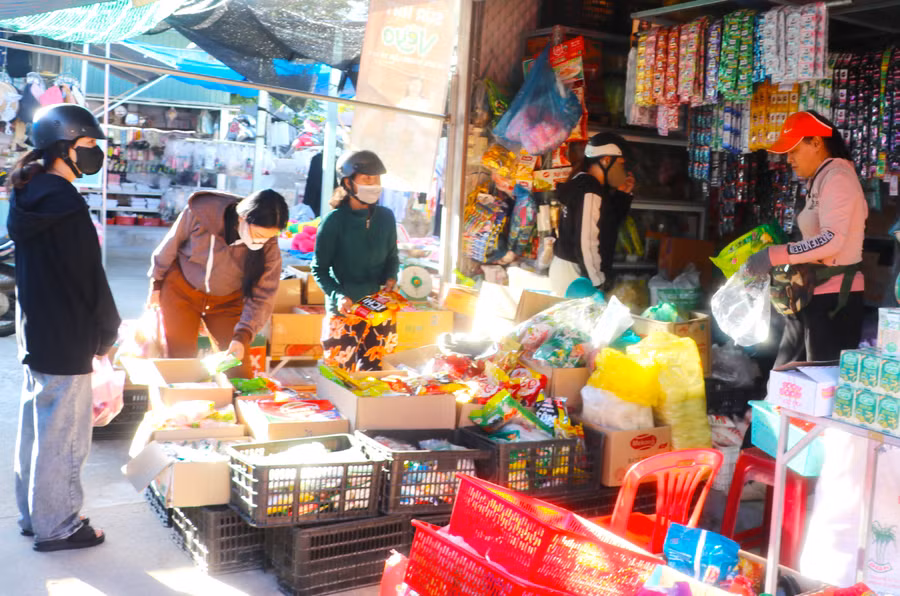 Chợ An Xuyên (thị xã An Khê) luôn nhộn nhịp, tấp nập. Ảnh: N.M