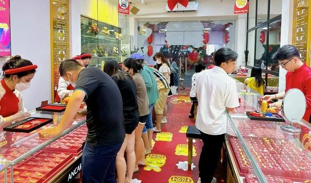 Theo ông Shaokai Fan, với Việt Nam, trong xu hướng đang mua vào mạnh như hiện nay, phải nhập khẩu vàng để đáp ứng nhu cầu trong nước. ẢNH ĐT Theo ông Shaokai Fan, với Việt Nam, trong xu hướng đang mua vào mạnh như hiện nay, phải nhập khẩu vàng để đáp ứng nhu cầu trong nước. ẢNH ĐT