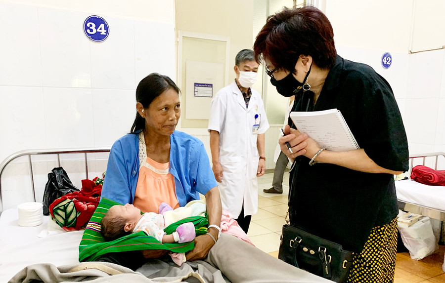 Chị Kpă Dol (làng Lân, xã Ia Kly, huyện Chư Prông) đã có 4 lần sinh con tại nhà. Ảnh: Như Nguyện