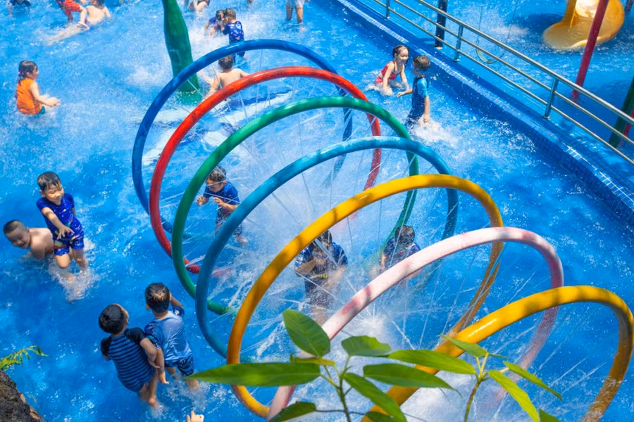Khu du lịch Công viên suối khoáng nóng Núi Thần Tài có các hoạt động dành cho trẻ em. Ảnh: XUÂN QUỲNH
