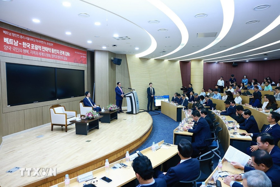 Thủ tướng Phạm Minh Chính phát biểu về chính sách của Việt Nam tại Đại học Quốc gia Seoul. (Ảnh: Dương Giang/TTXVN)