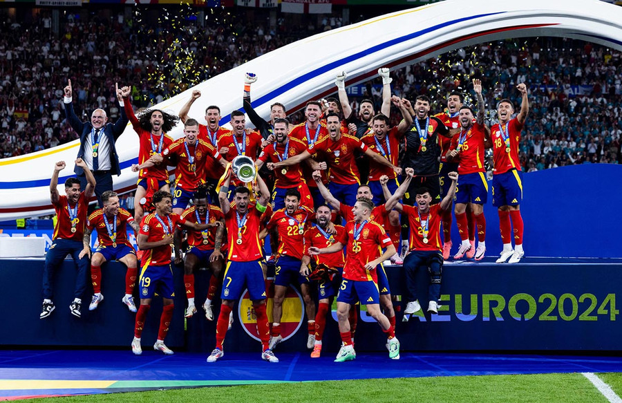 Đội tuyển Tây Ban Nha đã đi vào lịch sử Euro với 4 lần lên ngôi vô địch. Ảnh: UEFA Đội tuyển Tây Ban Nha đã đi vào lịch sử Euro với 4 lần lên ngôi vô địch. Ảnh: UEFA