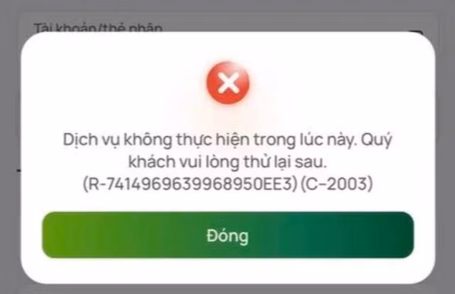 Có nhiều người ta thán không thể chuyển tiền trong sáng 1.7. Ảnh THANH NAM