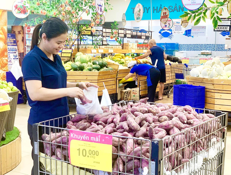 Việc giảm thuế giá trị gia tăng mang lại lợi ích cho người dân và doanh nghiệp. Ảnh: S.C Việc giảm thuế giá trị gia tăng mang lại lợi ích cho người dân và doanh nghiệp. Ảnh: S.C