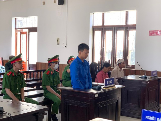 Đinh Văn Man bị xét xử về tội giết người. ẢNH: N.X