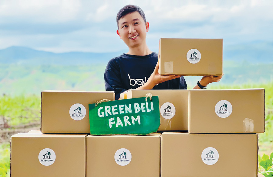 Anh Trương Đức Thắng mỗi ngày hiện thực hóa ý tưởng làm nông nghiệp bền vững (ảnh nhân vật cung cấp). Anh Trương Đức Thắng mỗi ngày hiện thực hóa ý tưởng làm nông nghiệp bền vững (ảnh nhân vật cung cấp).