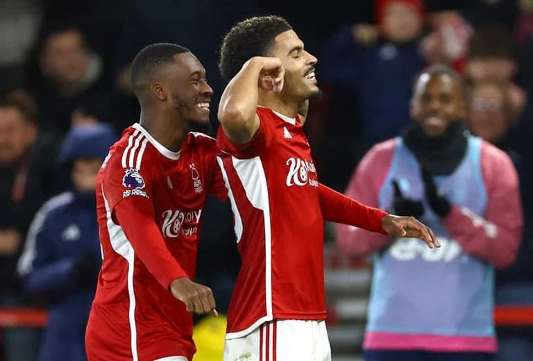 Gibbs-White nhấn chìm MU trên sân The City Ground. Ảnh: Getty Gibbs-White nhấn chìm MU trên sân The City Ground. Ảnh: Getty