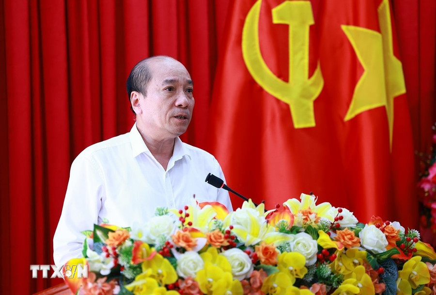 Chủ tịch Ủy ban Nhân dân tỉnh Đắk Lắk Phạm Ngọc Nghị báo cáo kết quả kinh tế-xã hội của tỉnh. (Ảnh: Dương Giang/TTXVN) Chủ tịch Ủy ban Nhân dân tỉnh Đắk Lắk Phạm Ngọc Nghị báo cáo kết quả kinh tế-xã hội của tỉnh. (Ảnh: Dương Giang/TTXVN)