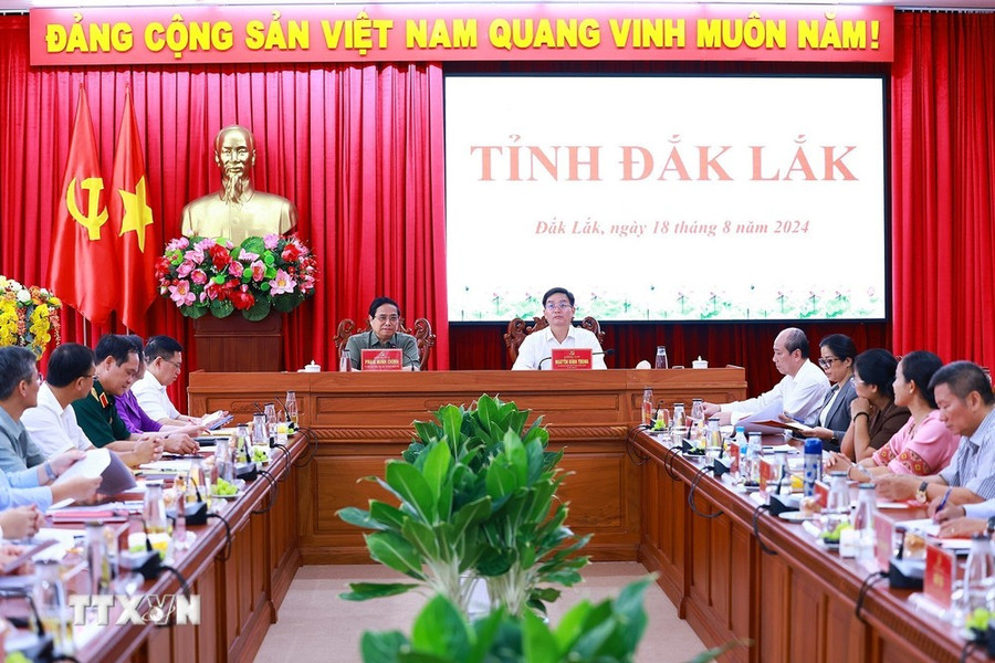 Thủ tướng Phạm Minh Chính làm việc với lãnh đạo tỉnh Đắk Lắk về tình hình phát triển kinh tế-xã hội. (Ảnh: Dương Giang/TTXVN) Thủ tướng Phạm Minh Chính làm việc với lãnh đạo tỉnh Đắk Lắk về tình hình phát triển kinh tế-xã hội. (Ảnh: Dương Giang/TTXVN)