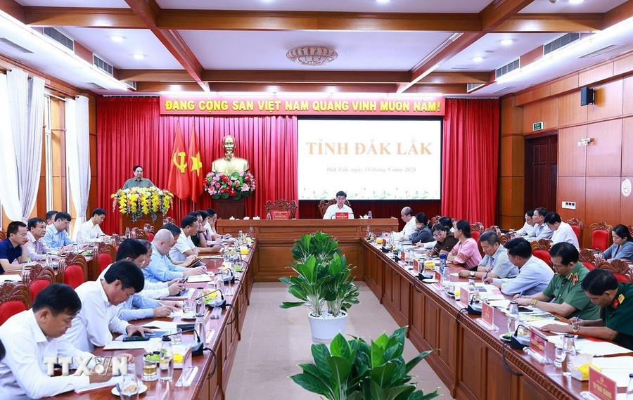 Thủ tướng Phạm Minh Chính phát biểu kết luận tại buổi làm việc với lãnh đạo tỉnh Đắk Lắk. (Ảnh: Dương Giang/TTXVN) Thủ tướng Phạm Minh Chính phát biểu kết luận tại buổi làm việc với lãnh đạo tỉnh Đắk Lắk. (Ảnh: Dương Giang/TTXVN)