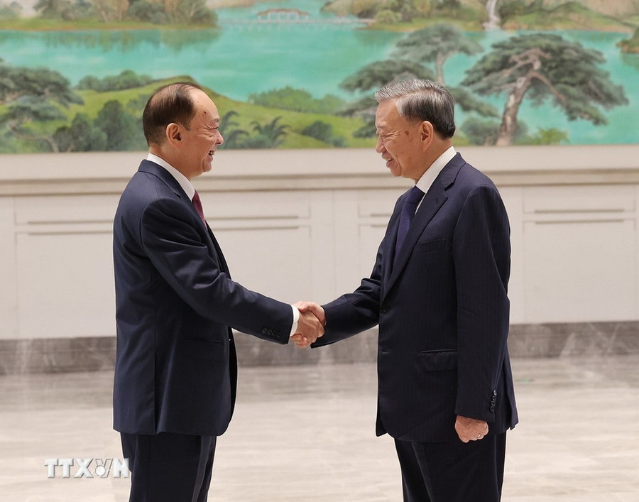 Tổng Bí thư, Chủ tịch nước Tô Lâm hội kiến Bí thư Tỉnh ủy Quảng Đông Hoàng Khôn Minh. (Ảnh: Trí Dũng/TTXVN) Tổng Bí thư, Chủ tịch nước Tô Lâm hội kiến Bí thư Tỉnh ủy Quảng Đông Hoàng Khôn Minh. (Ảnh: Trí Dũng/TTXVN)