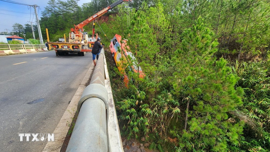 Hiện trường vụ tai nạn. (Ảnh: TTXVN phát)