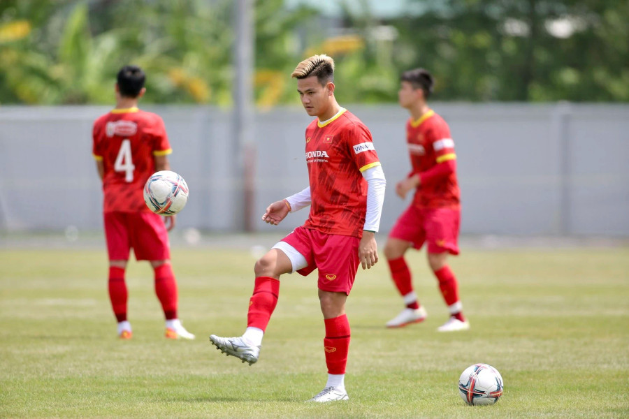 Hồ Tấn Tài là một trong những hậu vệ có khả năng tham gia tấn công tốt nhất Việt Nam. Ảnh: Khả Hòa