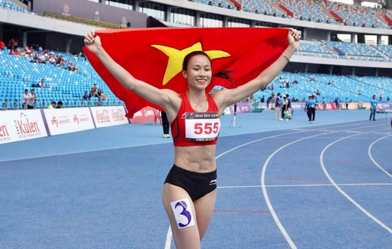 Huỳnh Thị Mỹ Tiên giành HCV cự ly 100m rào nữ. Ảnh: DŨNG PHƯƠNG