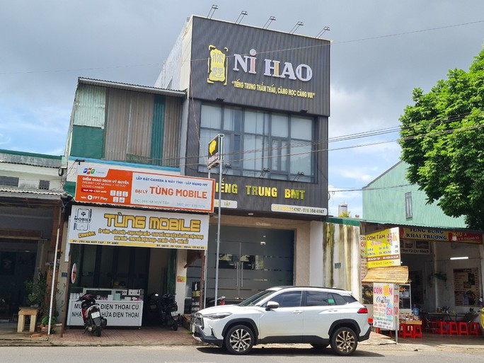 Cơ sở "Ni Hao - Tiếng Trung Buôn Ma Thuột" nằm trên trục đường lớn của TP Buôn Ma Thuột