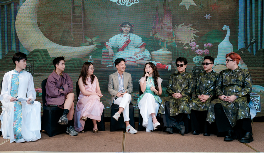 Phương Mỹ Chi trình làng School Tour 'Vũ trụ cò bay' với ca khúc rock ...