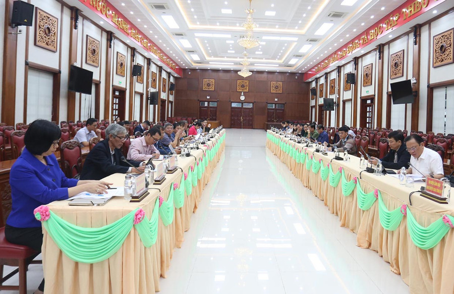 Ủy ban nhân dân tỉnh Gia Lai tổ chức hội nghị tập huấn công tác cung cấp thông tin cho báo chí và xử lý thông tin vào sáng 23-7. Ảnh: Văn Ngọc Ủy ban nhân dân tỉnh Gia Lai tổ chức hội nghị tập huấn công tác cung cấp thông tin cho báo chí và xử lý thông tin vào sáng 23-7. Ảnh: Văn Ngọc