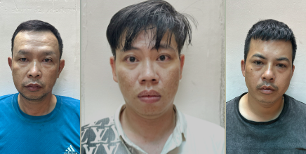 Ba đối tượng gồm: Dũng - Tài - Tiến (từ trái qua phải). Ba đối tượng gồm: Dũng - Tài - Tiến (từ trái qua phải).