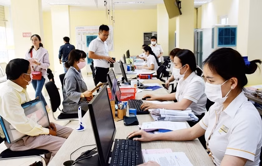 Thủ tướng Phạm Minh Chính yêu cầu các bộ ngành, địa phương chấn chỉnh, tăng cường trách nhiệm và nâng cao hiệu quả công tác cải cách TTHC. Ảnh Hà Phương