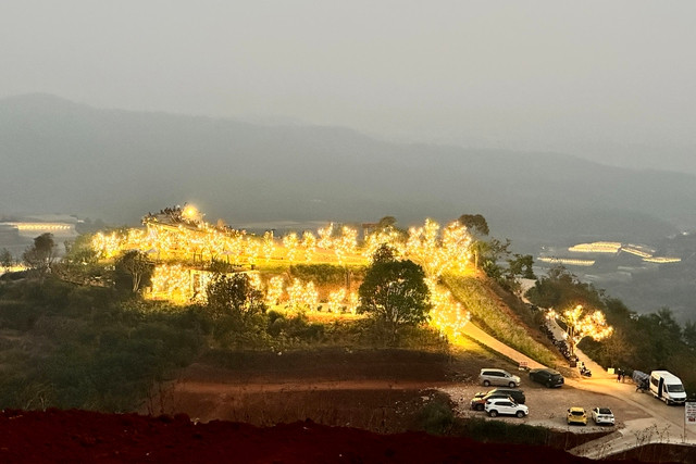 Đà Lạt lung linh về đêm. Đà Lạt lung linh về đêm.