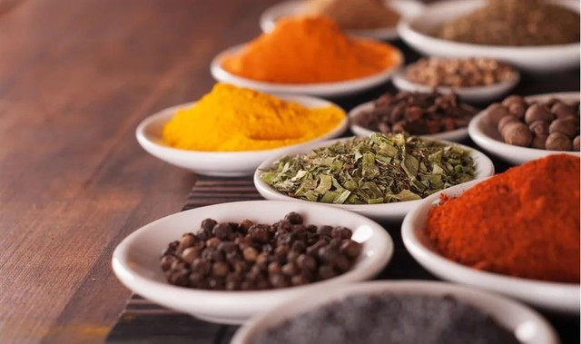 Thêm một chút gia vị, thảo mộc thơm vào món ăn có thể giúp bạn đẩy lùi tiểu đường type 2. Ảnh: NEWS-MEDICAL Thêm một chút gia vị, thảo mộc thơm vào món ăn có thể giúp bạn đẩy lùi tiểu đường type 2. Ảnh: NEWS-MEDICAL