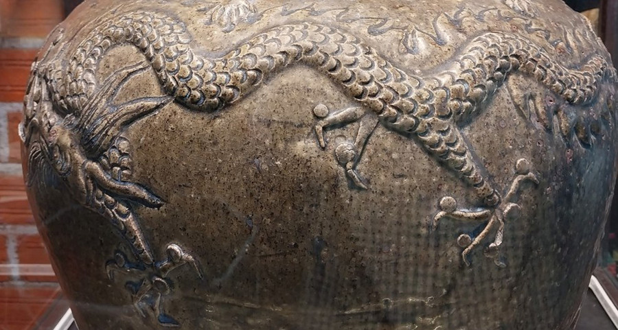 Rồng với bộ móng vuốt sắc nhọn. Ảnh: Xuân Toản