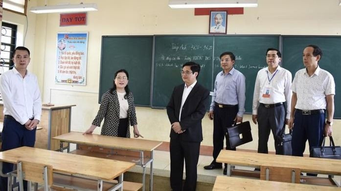 Đoàn công tác số 4 của Bộ GD-ĐT kiểm tra công tác chuẩn bị thi tại một số điểm thi ở Lào Cai.