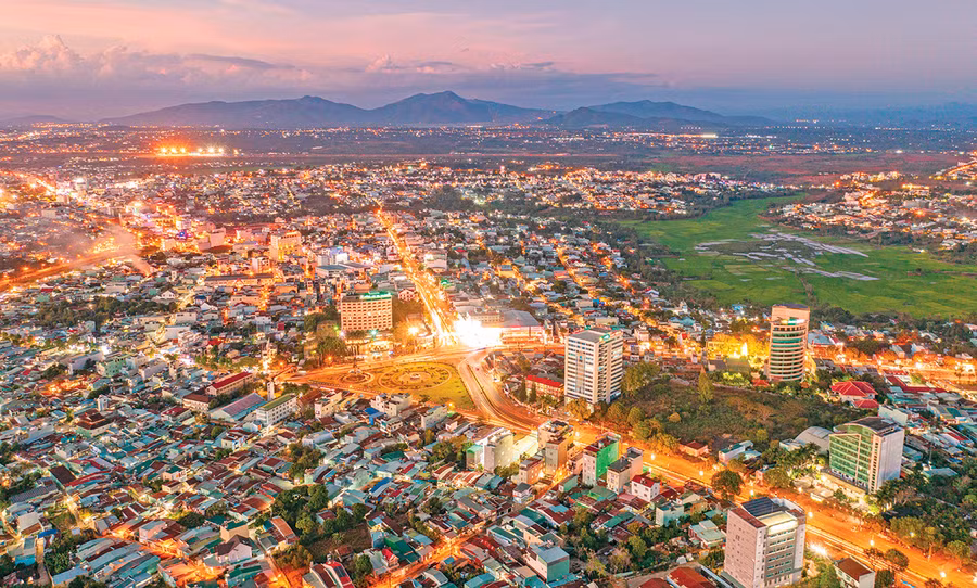 Đô thị Pleiku về đêm. Ảnh: Phạm Quý