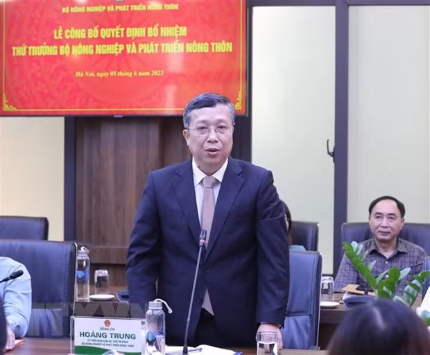 Thứ trưởng Bộ Nông nghiệp và Phát triển nông thôn Hoàng Trung phát biểu. (Ảnh: Lâm Khánh/TTXVN)