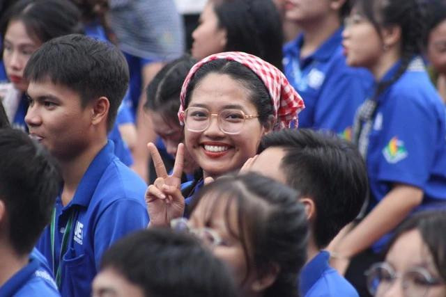 Trần Huyền Trân, tình nguyện viên thông tin của Chiến dịch Tình nguyện sinh viên kinh tế tại tỉnh Vĩnh Long năm 2023. Ảnh NVCC Trần Huyền Trân, tình nguyện viên thông tin của Chiến dịch Tình nguyện sinh viên kinh tế tại tỉnh Vĩnh Long năm 2023. Ảnh NVCC