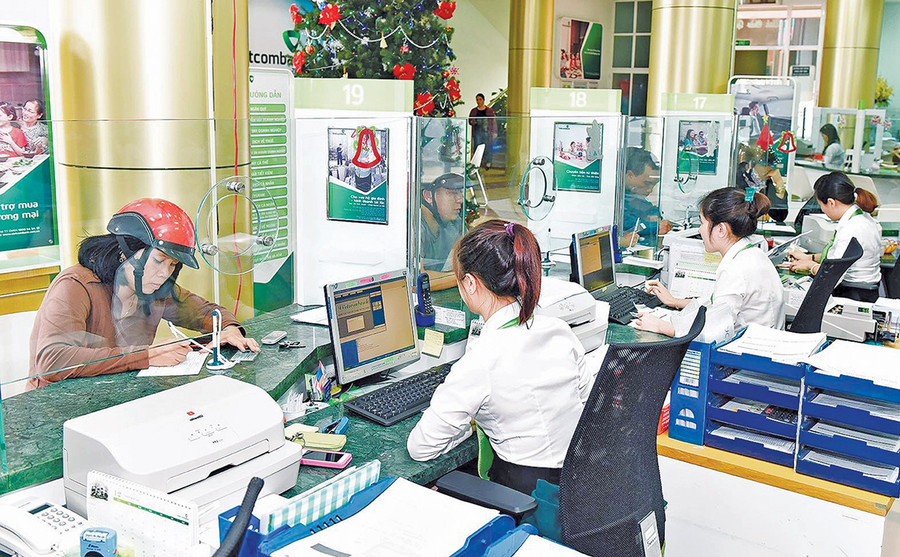 Vietcombank Gia Lai tập trung vào chuyển đổi tư duy sử dụng các dịch vụ ngân hàng số cho khách hàng. Ảnh: Đ.T