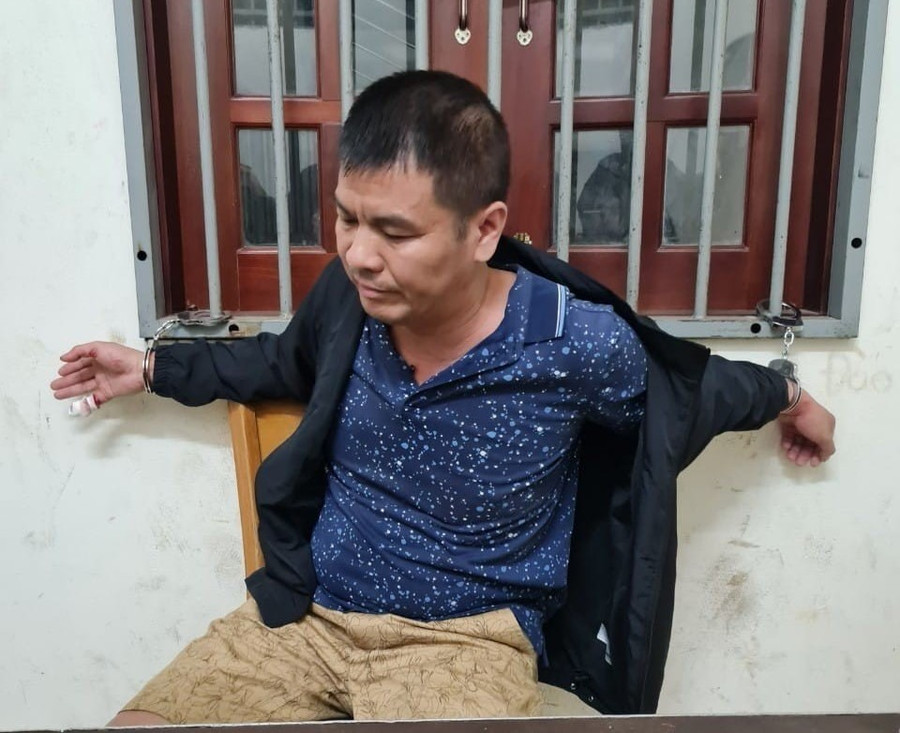 Thời điểm đối tượng bị bắt giữ. Ảnh: CATU