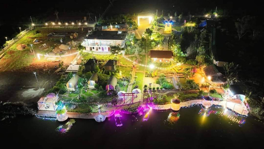 Cảnh đêm ở Làng sinh thái Lavela Cảnh đêm ở Làng sinh thái Lavela