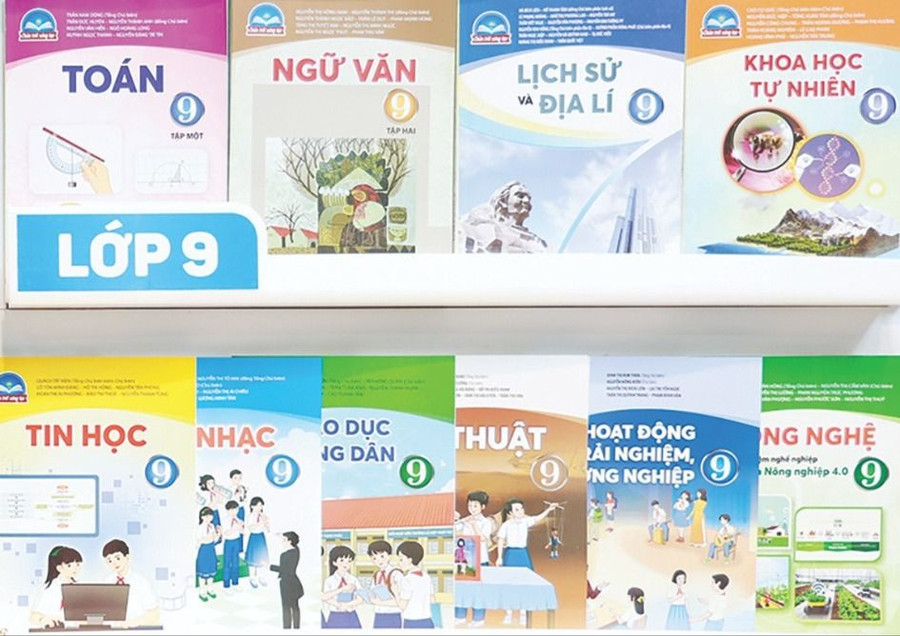 Bộ GD-ĐT bảo đảm cung ứng đủ sách giáo khoa trước ngày 15-8. Ảnh: KIM LIÊN Bộ GD-ĐT bảo đảm cung ứng đủ sách giáo khoa trước ngày 15-8. Ảnh: KIM LIÊN