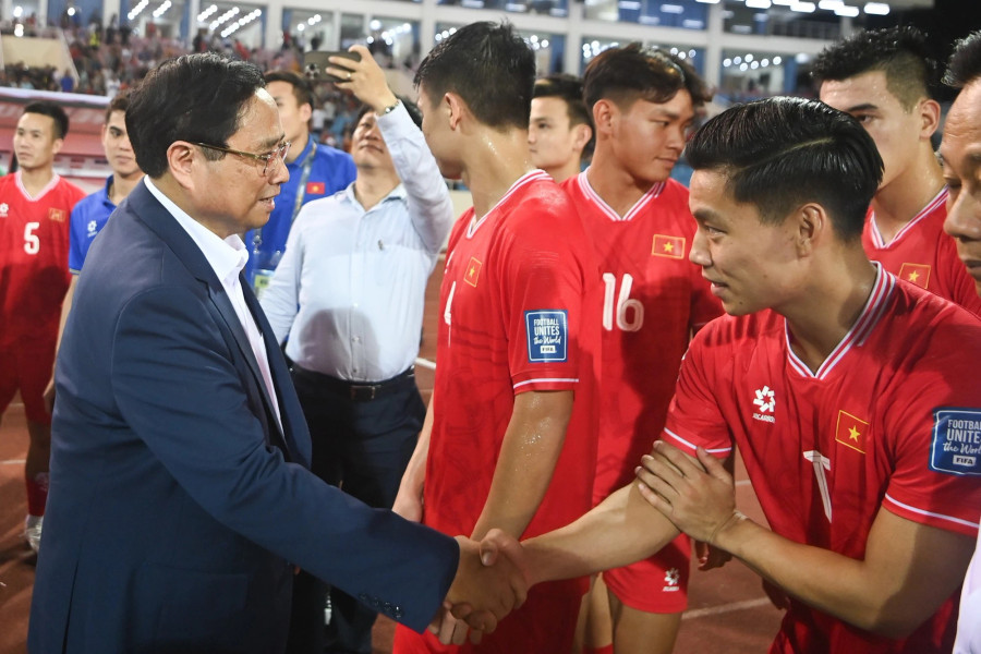 Các cầu thủ đội tuyển Việt Nam đã thi đấu hết mình để có chiến thắng 3-2 trước đội tuyển Philippines. Ảnh: Mạnh Quân