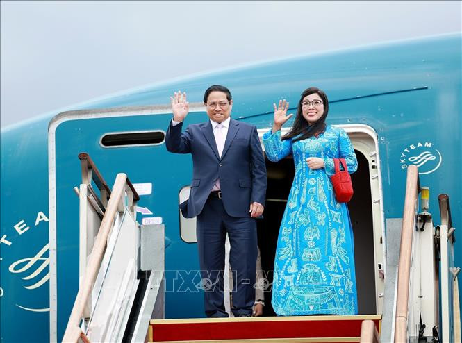 Thủ tướng Phạm Minh Chính và Phu nhân bắt đầu chuyến thăm chính thức Hàn Quốc. Ảnh: Dương Giang/TTXVN