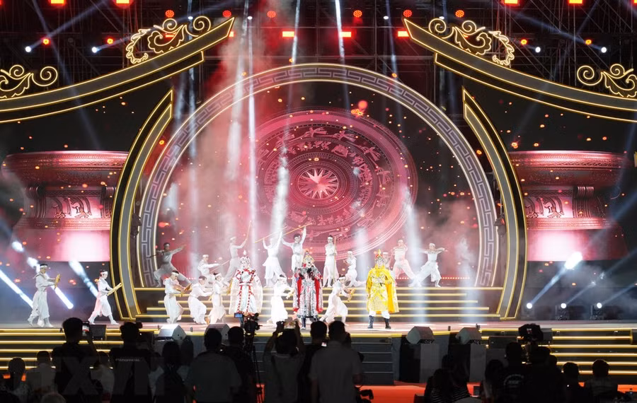 Biểu diễn nghệ thuật tại Lễ khai mạc Hội Xuân núi Bà Đen năm 2024. (Ảnh: Minh Phú/TTXVN)