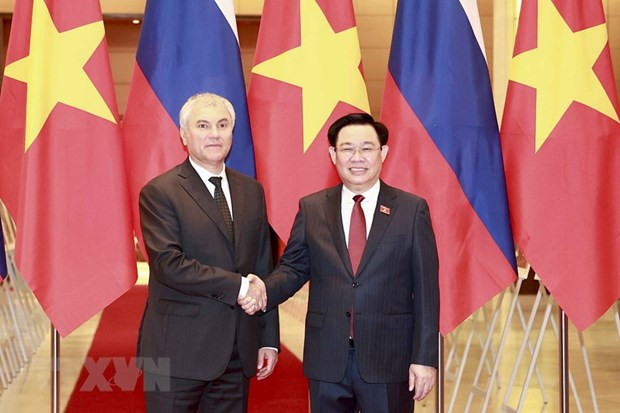 Chủ tịch Quốc hội Vương Đình Huệ đón Chủ tịch Duma Quốc gia Quốc hội Liên bang Nga Vyacheslav Viktorovich Volodin. (Ảnh: Doãn Tấn/TTXVN) Chủ tịch Quốc hội Vương Đình Huệ đón Chủ tịch Duma Quốc gia Quốc hội Liên bang Nga Vyacheslav Viktorovich Volodin. (Ảnh: Doãn Tấn/TTXVN)