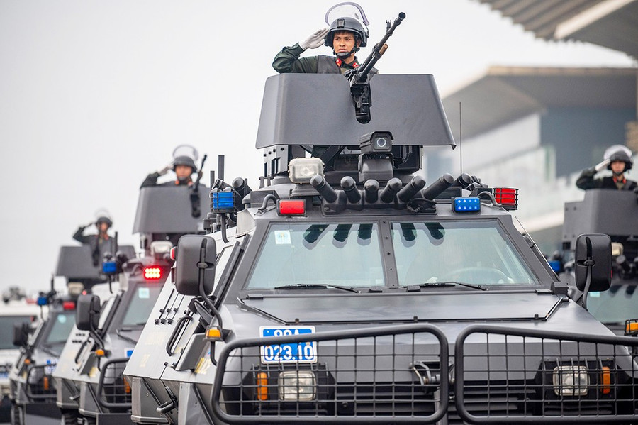 Hàng loạt xe đặc chủng, cùng nhiều khí tài hiện đại tham gia diễu hành