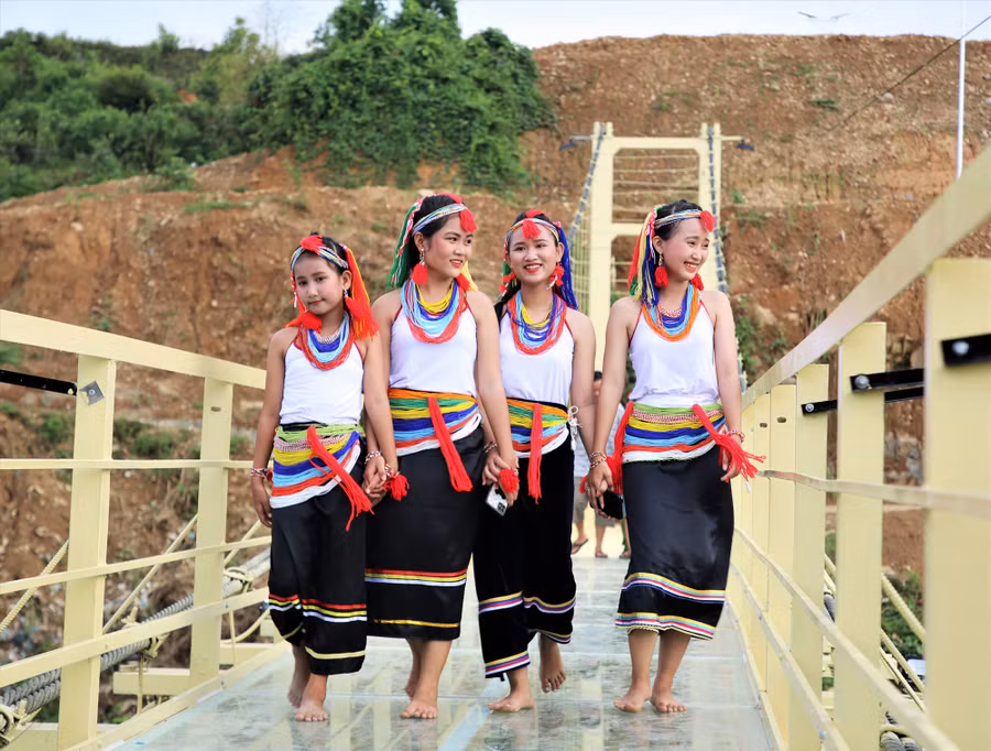 Cầu kính - sản phẩm du lịch mới của Bắc Trà My được nâng cấp từ cầu treo.