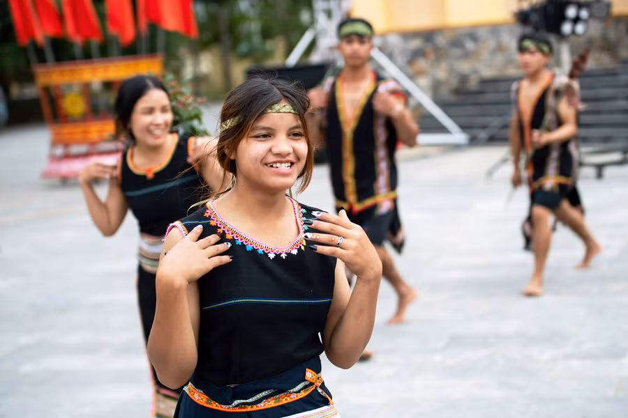 Hầu hết các thôn thuộc 9 xã, thị trấn ở huyện Kon Plông đều có đội cồng chiêng, múa xoang.